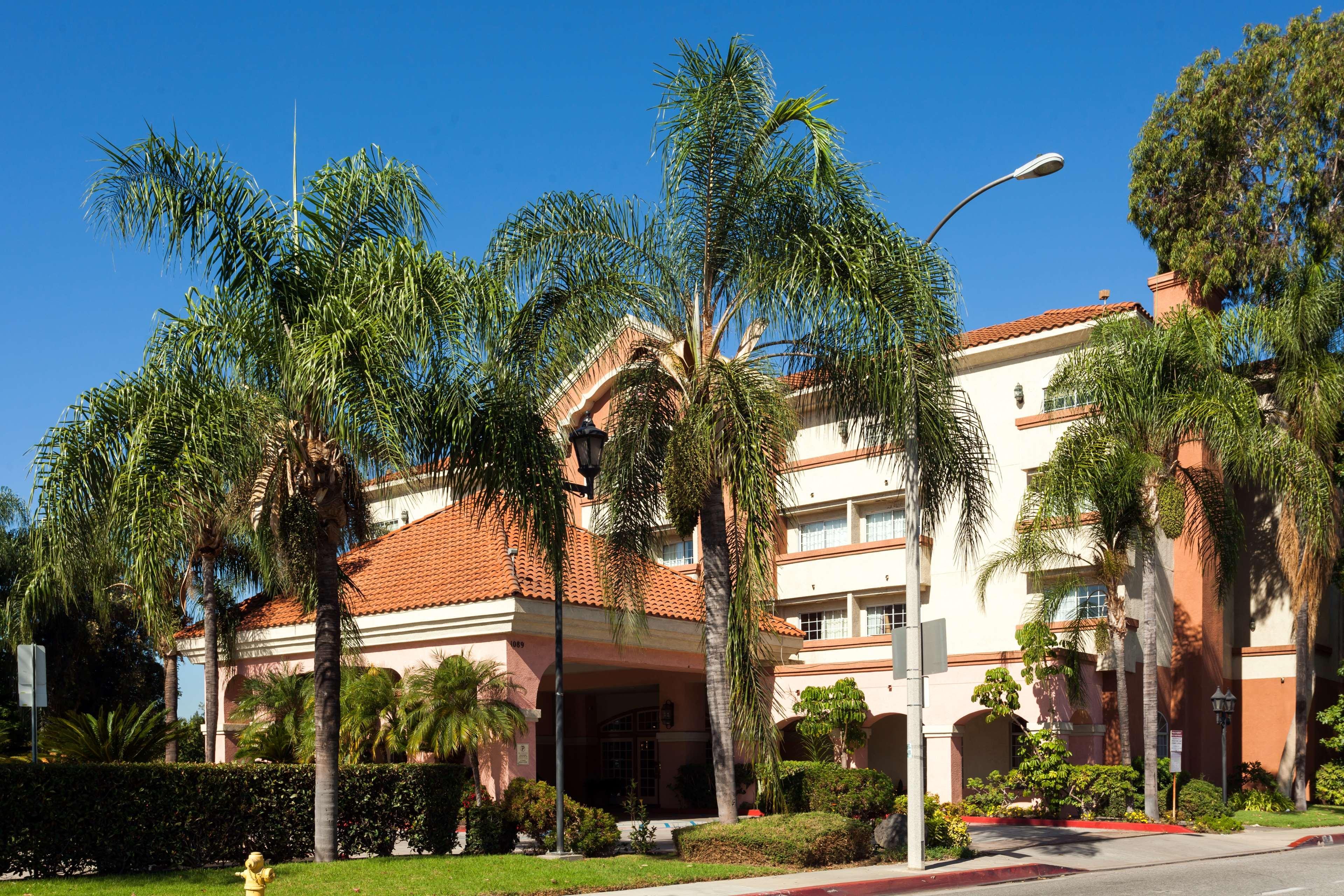 Ramada By Wyndham South El Monte Hotel Exterior photo